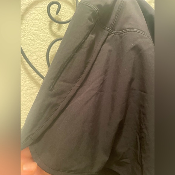 Women’s all black crz yoga shorts size large - Picture 3 of 10